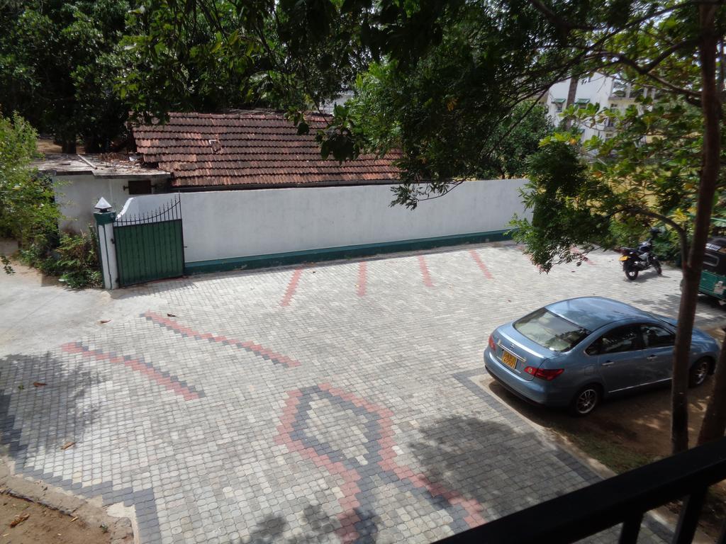 Man Guest Polonnaruwa Hotel Luaran gambar
