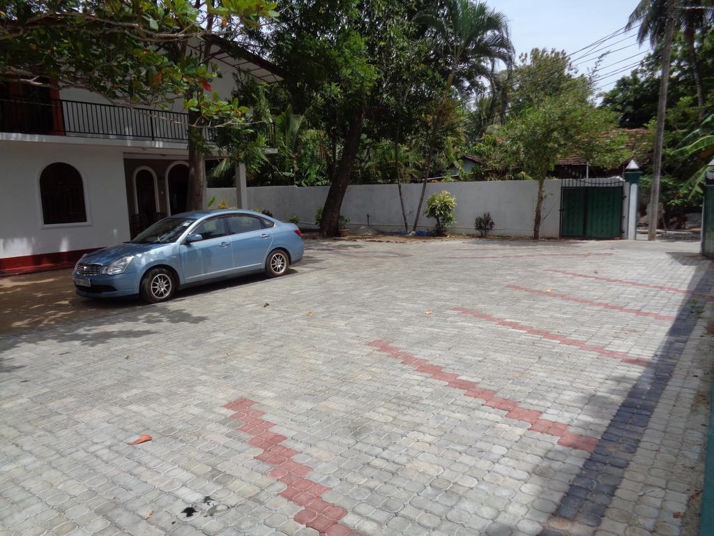 Man Guest Polonnaruwa Hotel Luaran gambar