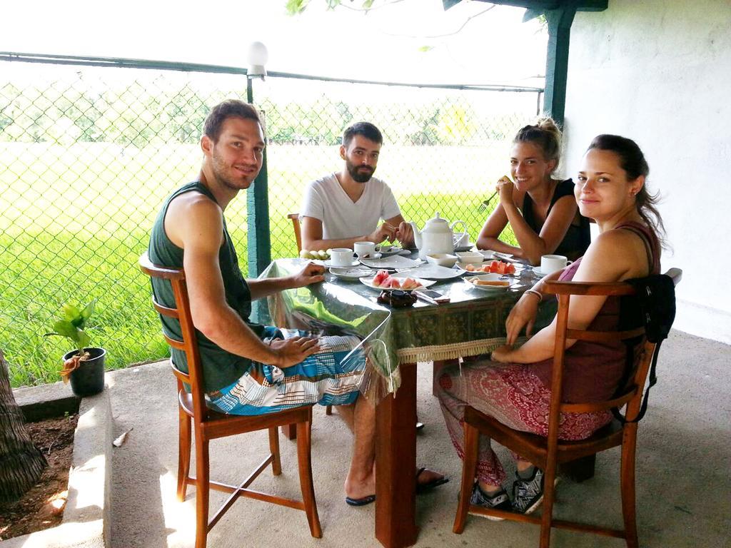 Man Guest Polonnaruwa Hotel Luaran gambar